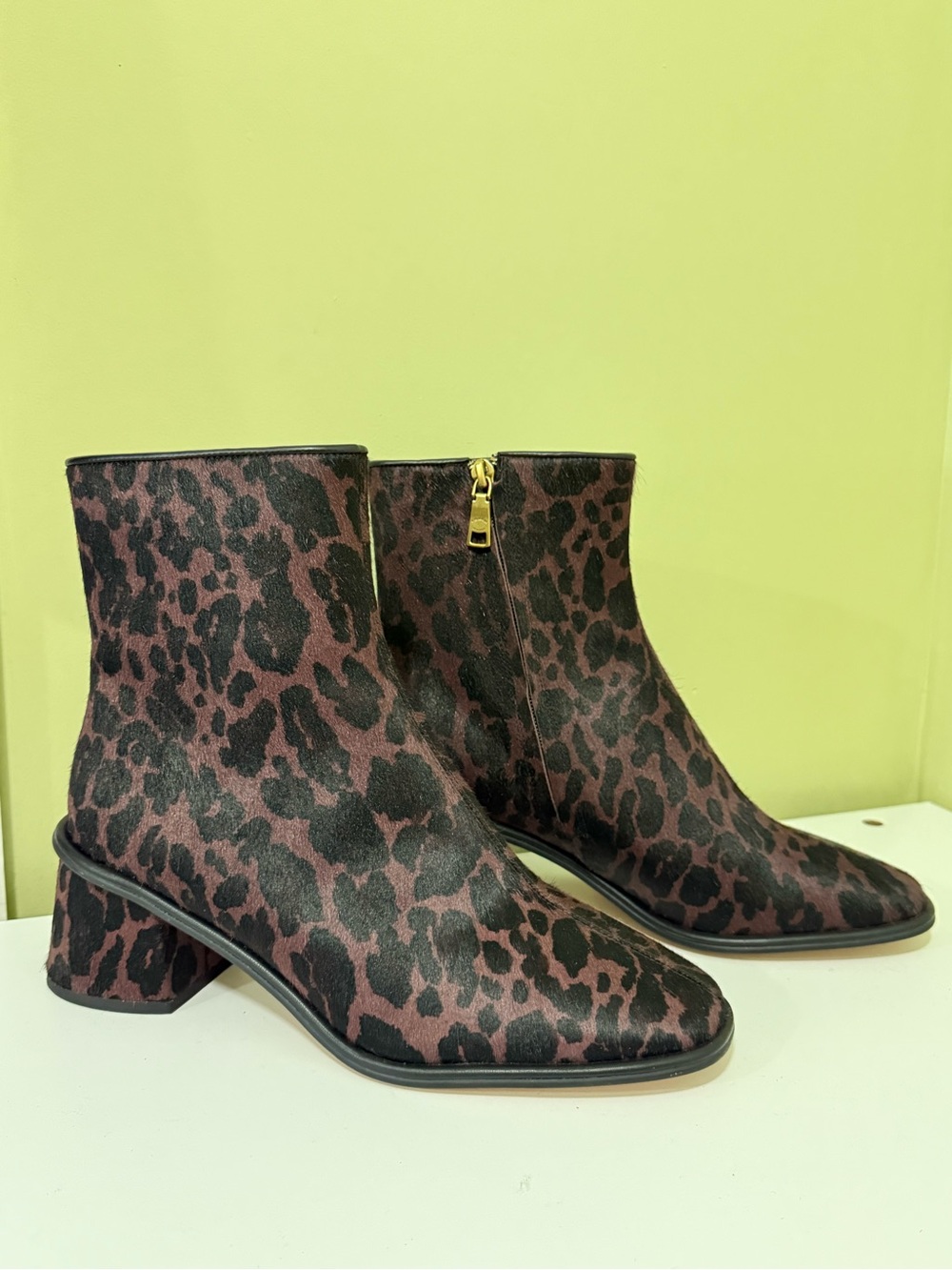 Coach Leopard Women's Gigi Full Zip Dress Booties size 9.5 women H24N16 - Picture 3 of 7